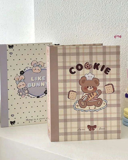 Adorable A5 Kawaii Biscuit Bear Photocard Organizer with Protective Dust Cover for Kpop Enthusiasts