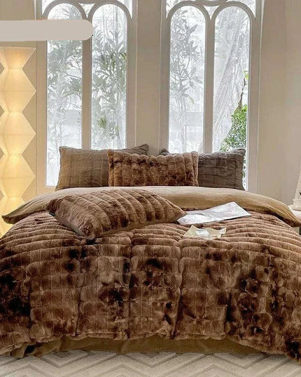 Luxurious Caramel Brown Velvet Fleece Bedding Set with Duvet Cover, Flat Sheet, and Pillowcases