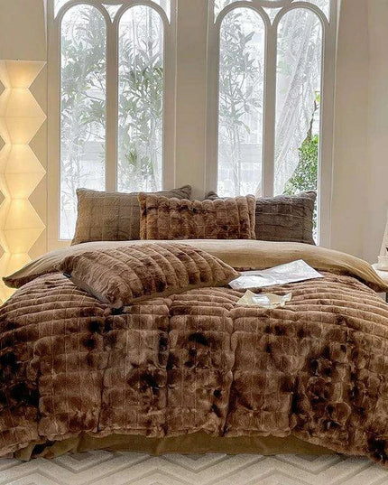 Luxurious Caramel Brown Velvet Fleece Bedding Set with Duvet Cover, Flat Sheet, and Pillowcases
