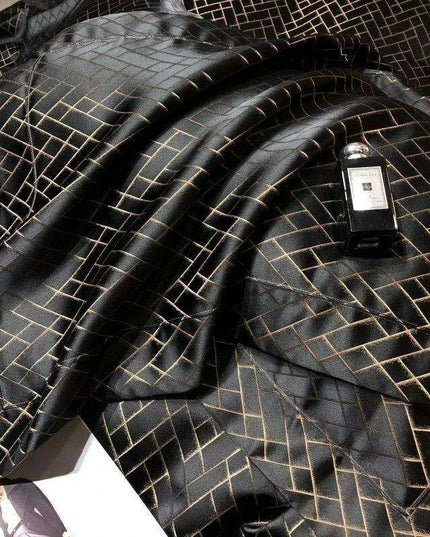 Luxurious Black and Gold Jacquard Egyptian Cotton Duvet Cover Set - 4/6 Piece Collection for Cal King and Queen Sizes with Sheets & Pillowcases
