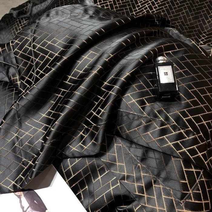 Luxurious Black and Gold Jacquard Egyptian Cotton Duvet Cover Set - 4/6 Piece Collection for Cal King and Queen Sizes with Sheets & Pillowcases