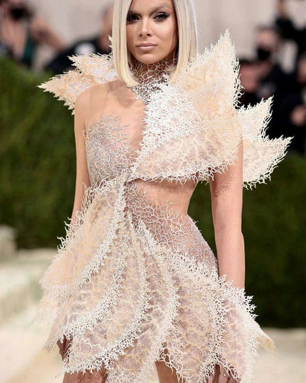 Chic Black Feather-Accented Bodycon Dress for Enchanting Evenings