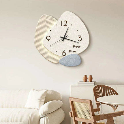 Chic Modern Wall Clock - Stylish Decorative Timepiece for Contemporary Spaces