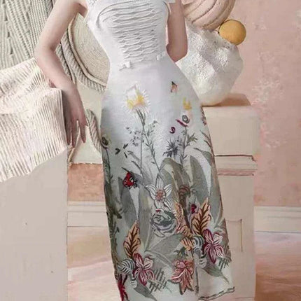 Sophisticated Sleeveless Midi Dress with Luxurious Embroidery