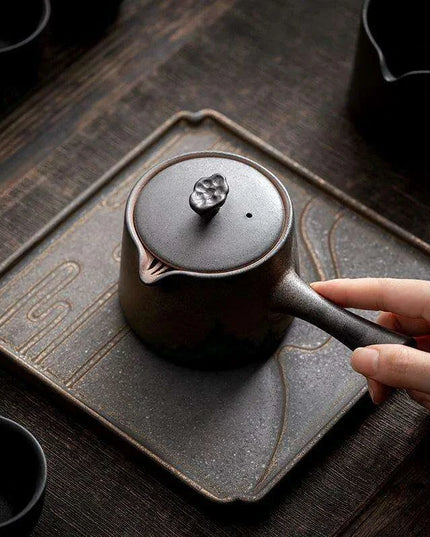 Elegant Gilt Ceramic Teapot with Comfortable Side Handle for Authentic Chinese Tea Ceremony