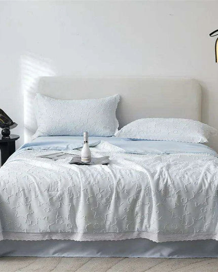 Sophisticated Floral Jacquard Antibacterial Summer Quilt with 3D Design