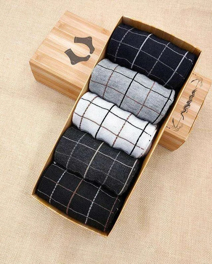 Elegant Gift Box Set of 5 Pairs of Cozy Men's Medium Tube Socks