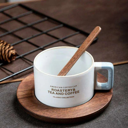 Classic American Elegance: Ceramic Coffee Mug Set with Walnut Holder and Gift Box