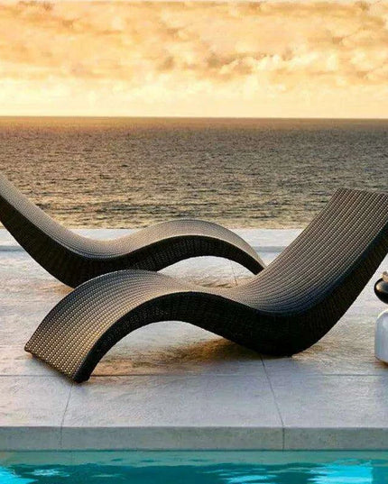 Premium Foldable Rattan Outdoor Sun Lounger for Ultimate Relaxation