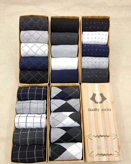 Elegant Gift Box Set of 5 Pairs of Cozy Men's Medium Tube Socks