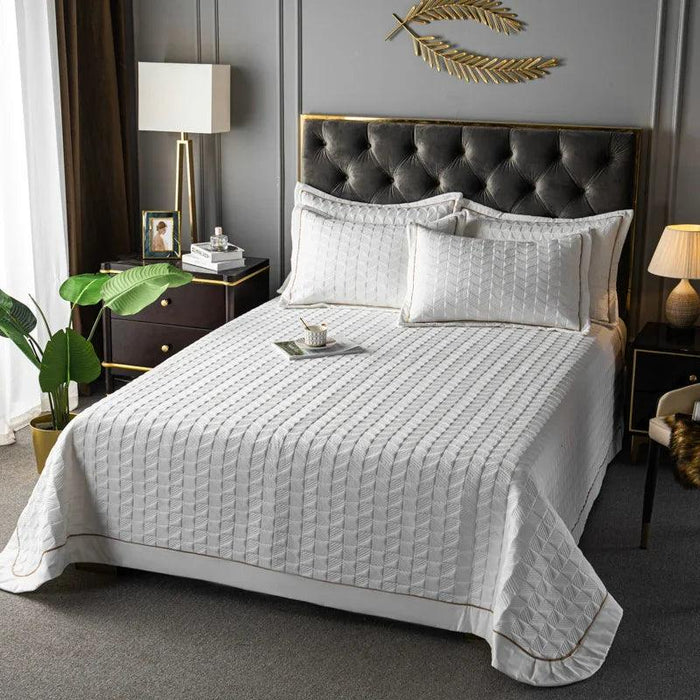 Luxurious Multi-Functional Plaid Bedspread - Elegant Euro-Style Quilted Coverlet for All Season Comfort