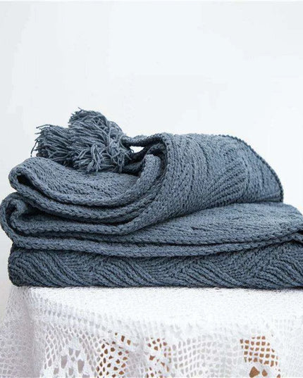 Charming Chenille Knit Throw Blanket with Delightful Pompoms - Cozy Elegance for Your Living Space