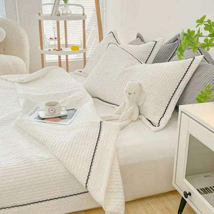 Elegance Princess Summer Quilt Set with Skin-Friendly Comforter