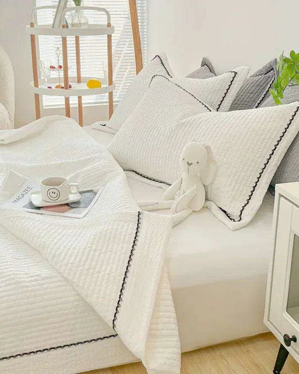 Elegance Princess Summer Quilt Set with Skin-Friendly Comforter