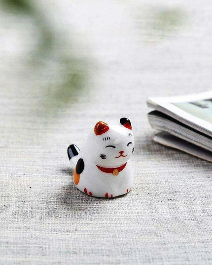 Whimsical Cat-Inspired Ceramic Chopstick Holder - Delightful Japanese Dining Accessory