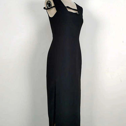 Elegant Black Sleeveless Evening Dress with Bow Detail and High Slit