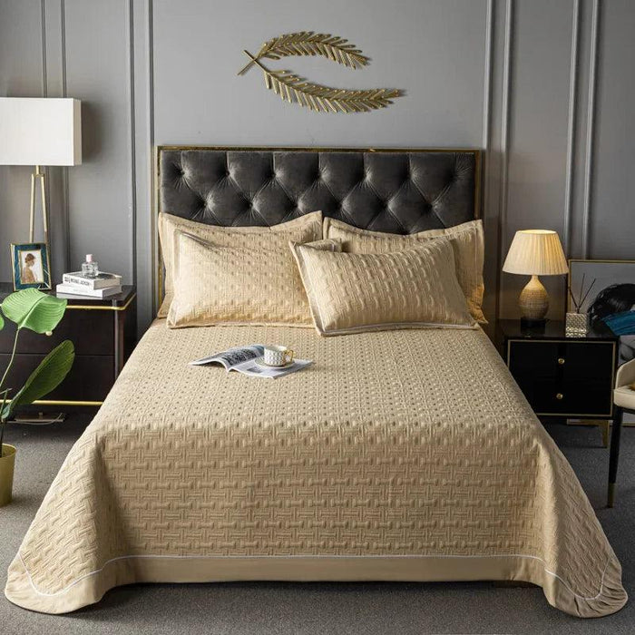 Luxurious Multi-Functional Plaid Bedspread - Elegant Euro-Style Quilted Coverlet for All Season Comfort