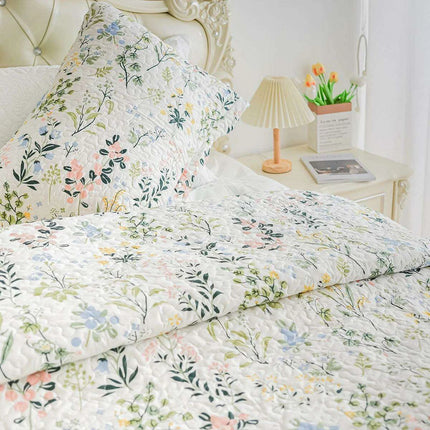 Elegant Floral Garden Reversible Quilt Set - 3-Piece Microfiber Bedding Ensemble