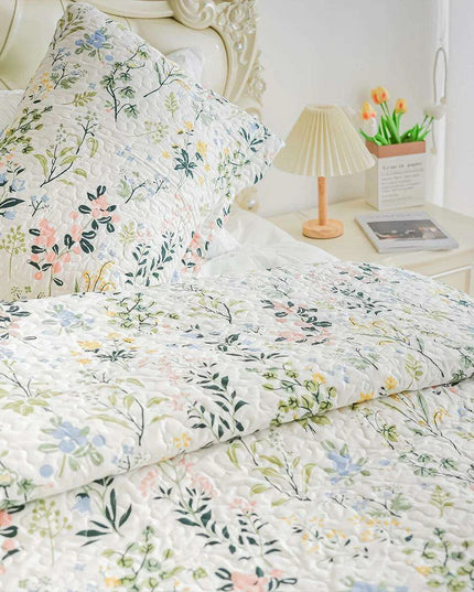 Elegant Floral Garden Reversible Quilt Set - 3-Piece Microfiber Bedding Ensemble