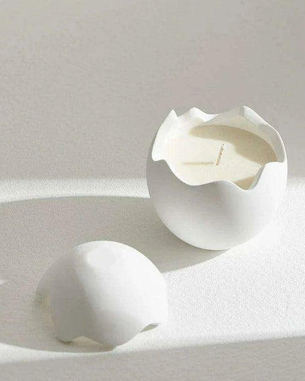 Artistic Egg-Shaped Aromatherapy Candle for Serenity and Relaxation