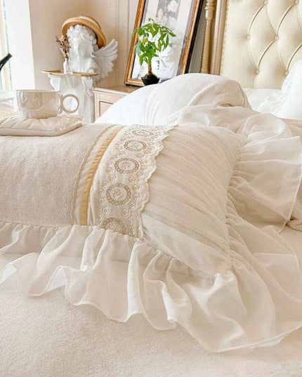 Luxury Velvet Fleece Princess Bedding Set with Elegant Lace Ruffles, Cozy Duvet Cover, Sheets, and Pillowcases