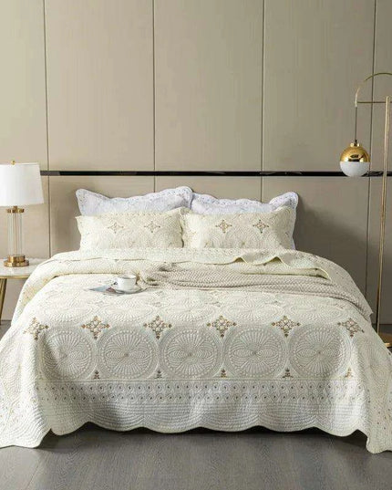 Bohemian Circle Embroidered Quilted Bedding Set with Pillow Shams - 3-Piece Beige & White Cotton Coverlet for Queen/King Size