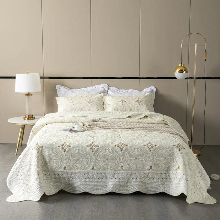 Bohemian Circle Embroidered Quilted Bedding Set with Pillow Shams - 3-Piece Beige & White Cotton Coverlet for Queen/King Size