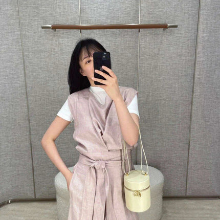 Chic Sleeveless Linen Summer Dress with Elegant Long Skirt and Waist Detail