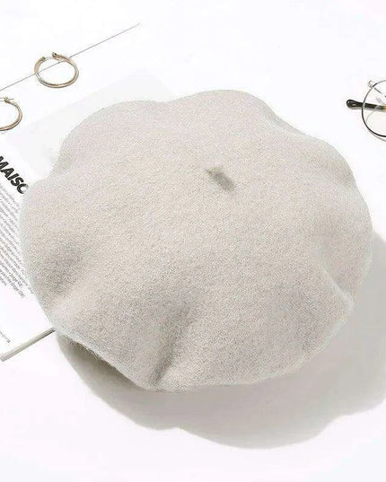 Chic French Wool Beret - A Touch of Timeless Elegance