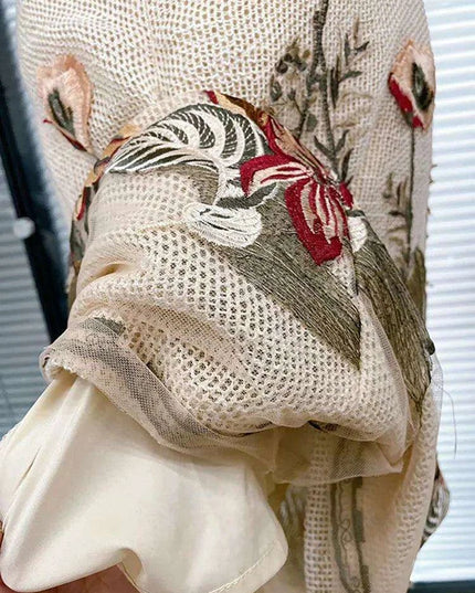 Sophisticated Sleeveless Midi Dress with Luxurious Embroidery