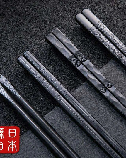Elegant Black Sakura Fiber Chopsticks - Perfect for Sushi & Noodle Lovers