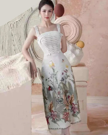 Sophisticated Sleeveless Midi Dress with Luxurious Embroidery