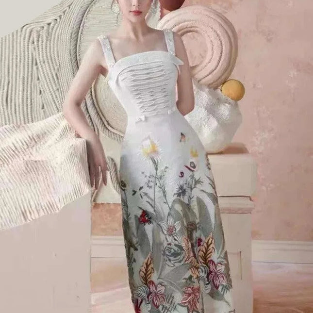 Sophisticated Sleeveless Midi Dress with Luxurious Embroidery