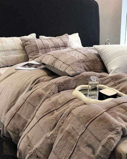 Luxurious Milk Velvet Duvet Cover Set with Elegant Square Lattice Design - Ultra-Soft 4-Piece Bedding Ensemble