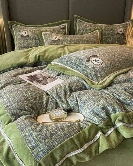 Cozy Winter Plush Coral Velvet 4-Piece Bedding Ensemble – Ultra Soft Flannel Duvet Cover, Quilt, and Sheet Set