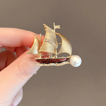 dsrsf Smooth Sailing Sailboat Brooch - Luxurious Pin for Women, Elegan