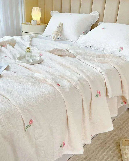 Luxury Summer Soybean Duvet Insert - Double-Layered Cotton Quilt with Elegant Embroidery