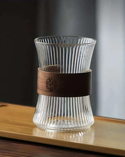 Sophisticated 300ml Transparent Glass Mug with Elegant Wooden Grip - Japanese-Inspired Drinkware for Coffee, Tea, and Beer