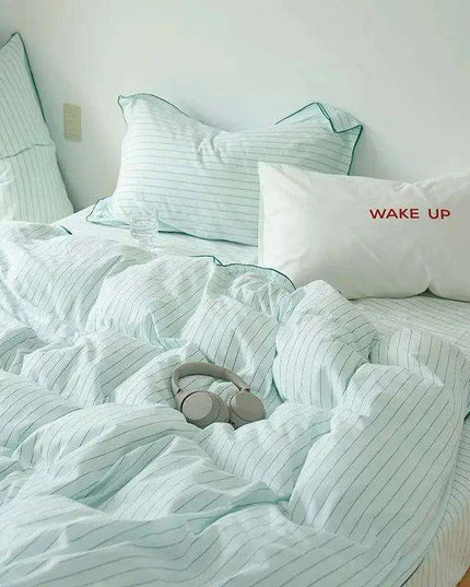Mint Green Washed Cotton 4-Piece Bedding Set - Chic Duvet Cover for Dorm Rooms and Student Living