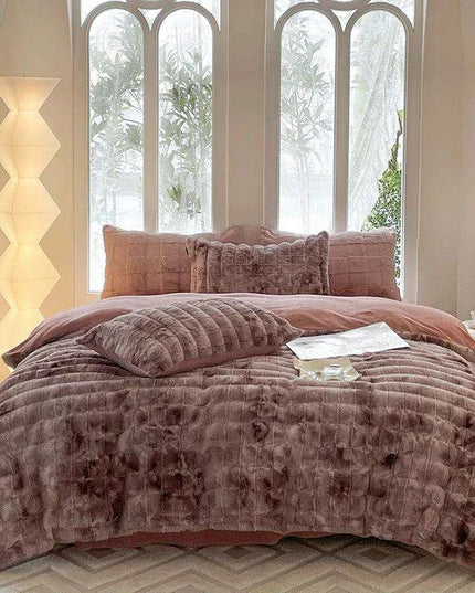 Luxurious Caramel Brown Velvet Fleece Bedding Set with Duvet Cover, Flat Sheet, and Pillowcases