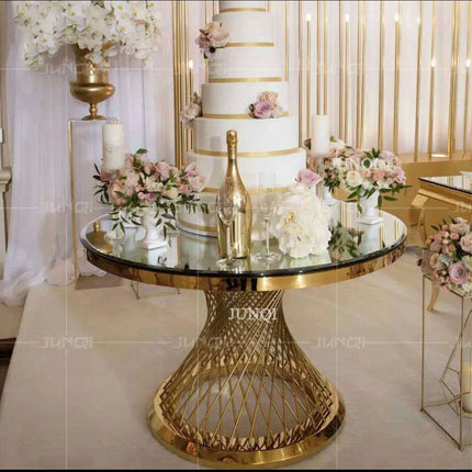 Exquisite Golden Outdoor Wedding Table Ensemble with Stylish Stainless Steel Cake Stand