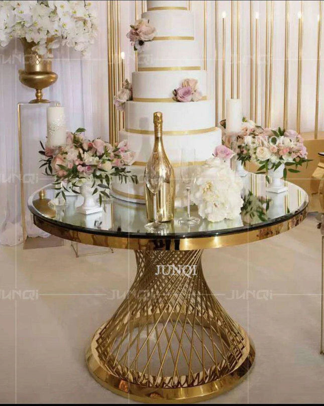 Exquisite Golden Outdoor Wedding Table Ensemble with Stylish Stainless Steel Cake Stand
