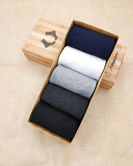 Elegant Gift Box Set of 5 Pairs of Cozy Men's Medium Tube Socks
