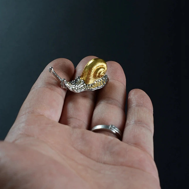 Zinc Alloy Snail Figurine with Incense Holder — Bonsai & Desk Ornament