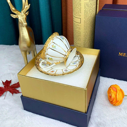 Elegant Bone China Tea Set for Luxurious Gatherings