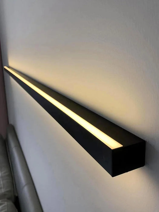 Nordic Minimalist LED Wall Sconce with Customizable Light Modes