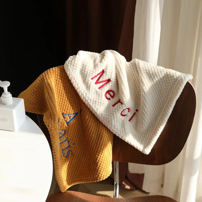 Elegant Cotton Hand Towel with Quick-Dry Technology and Stylish Embroidery - Perfect for Kitchen and Bathroom