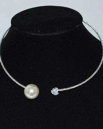 Sparkling Heart-Shaped Open Collar Choker Necklace for Women - Chic and Stylish Jewelry Accessory