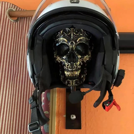 Skull Motorcycle Helmet Wall Mount – Retro Resin Display Bracket & Home Decor