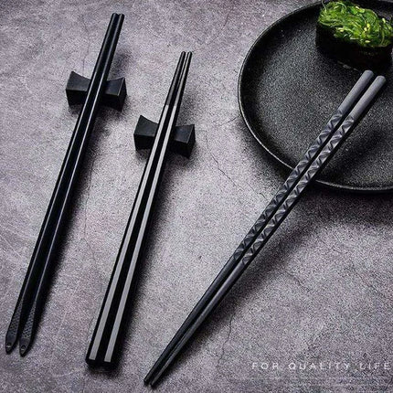 Elegant Black Sakura Fiber Chopsticks - Perfect for Sushi & Noodle Lovers